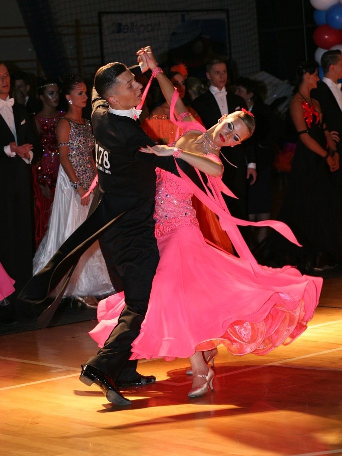 Turniej tańca towarzyskiego w Czeladzi – dwoje sędziów z naszej szkoły tańca