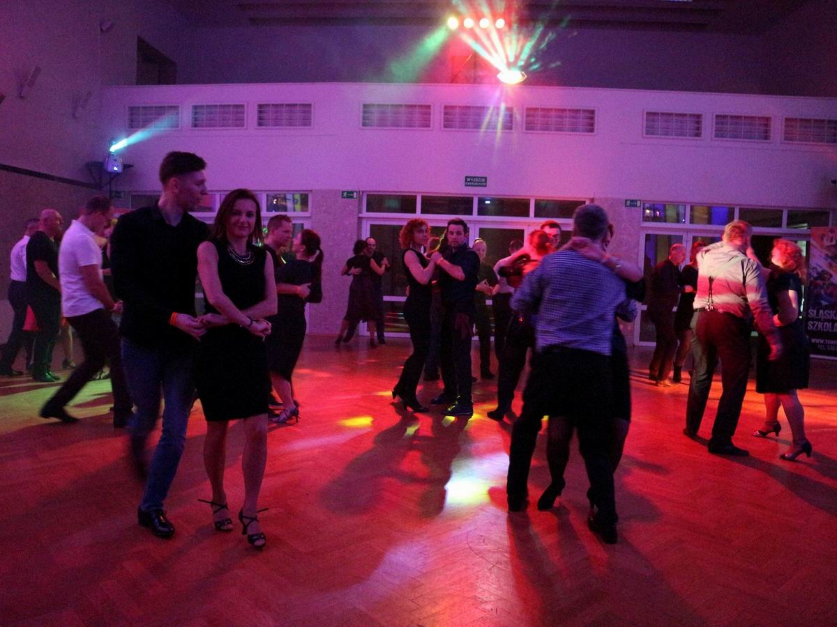 Zabawa Andrzejkowa w Bytomiu – taniec towarzyski, salsa, bachata, kizomba, pokazy – foto